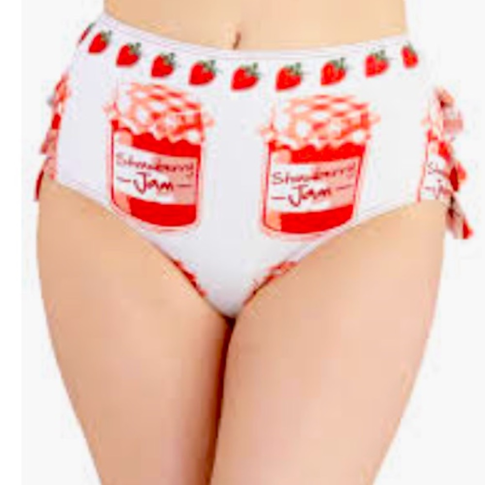 ❤️🥰 ModCloth Strawberry Jam Swim Bottom🥰❤️